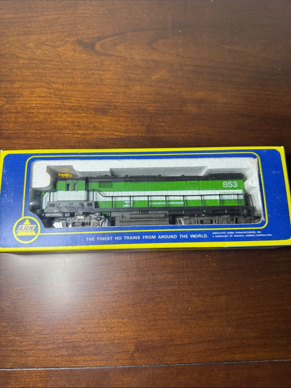 AHM Burlington Northern HO Scale Diesel Locomotive (New)